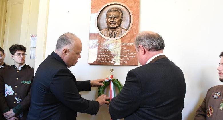 Immáron emléktábla is őrzi a tantervújító dr. Béldi Ferenc szellemi örökségét a Soproni Egyetemen