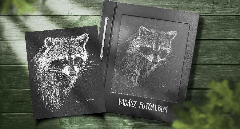 Vadászat a művészetben – Mosómedve a fotóalbum borítóján